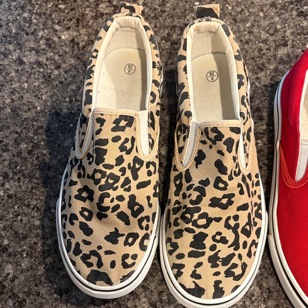 Lot 3 pairs slide-ons, including Blowfish, all size 8 - Picture 4 of 5